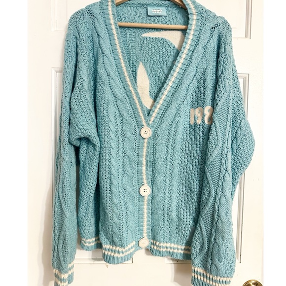 Taylor Swift 1989 Euros Tour Blue Cardigan Sz M/L - Picture 6 of 8